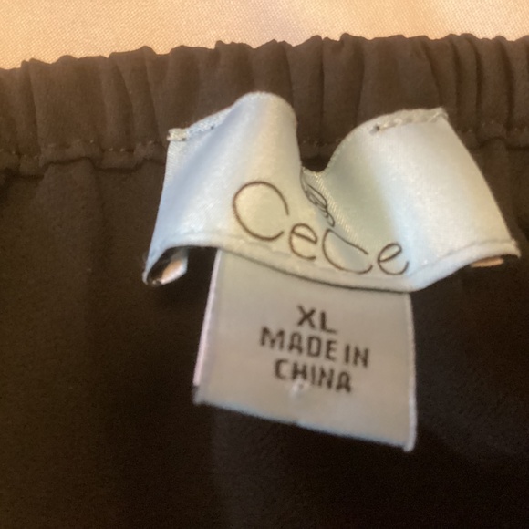 NWT CeCe Blk Blouse With 3D Floral Accent Elastic Waist n Sleeves XXL - Picture 3 of 8